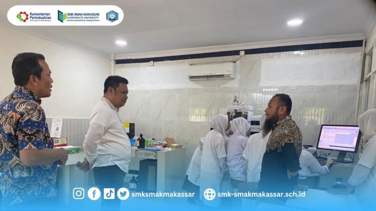 { S M A K - M A K A S S A R} : Kunjungan PDAM pare-pare ke SMAK Makassar